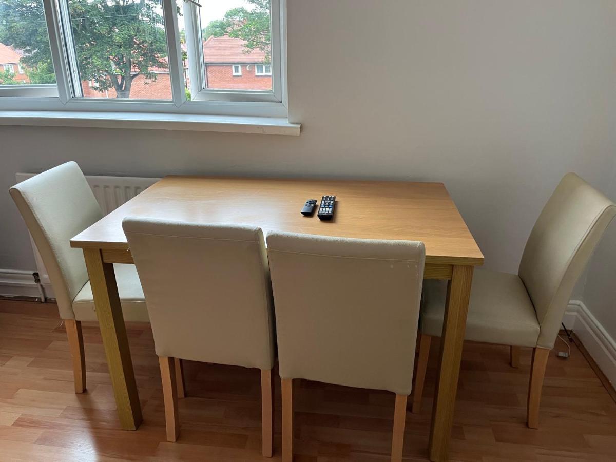 2 Bedroom Apartment, 5 Minutes From City Centre Ньюкасл-апон-Тайн Экстерьер фото